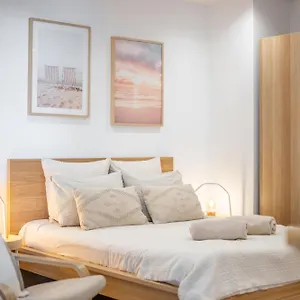 https://appartement-bord-de-mer-la-petite-ma-line.fr-provencehotel.com